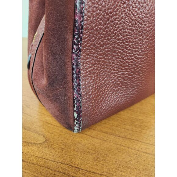 Coach Kristy Burgundy Shoulder Bag With Exotic Embossed Snake Trim. See pictures - Picture 4 of 16